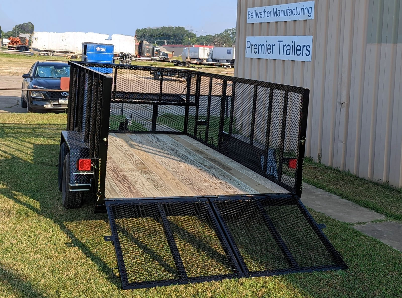Landscape Wholesale Trailer with Drive Up Ramp Metal