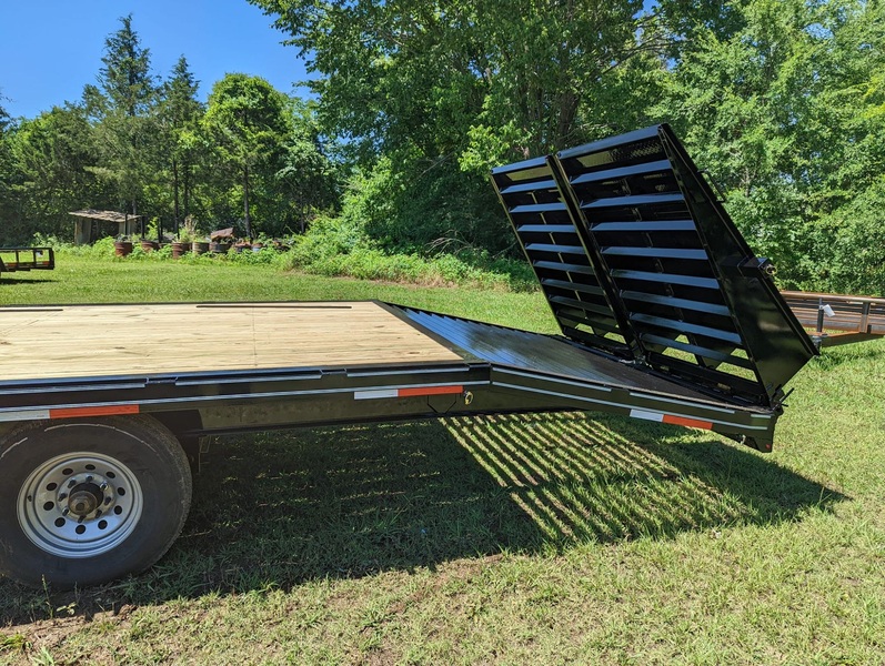 The Trailer Solution Premier Over the Wheel Gooseneck Pintle Equipment Trailer with Electric Brake Away
